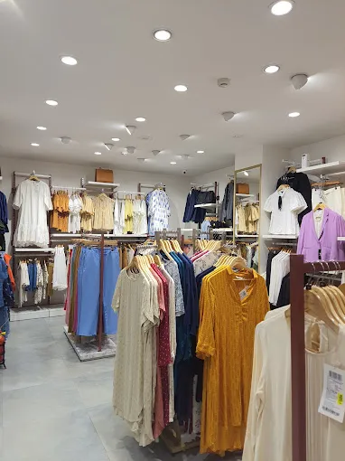 VANHEUSEN STORE OMR