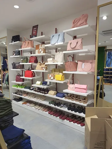 VANHEUSEN STORE OMR