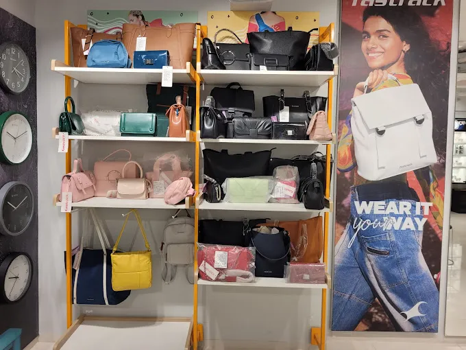 Fastrack store
