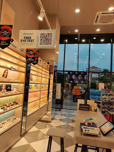Lenskart.com at Injambakkam
