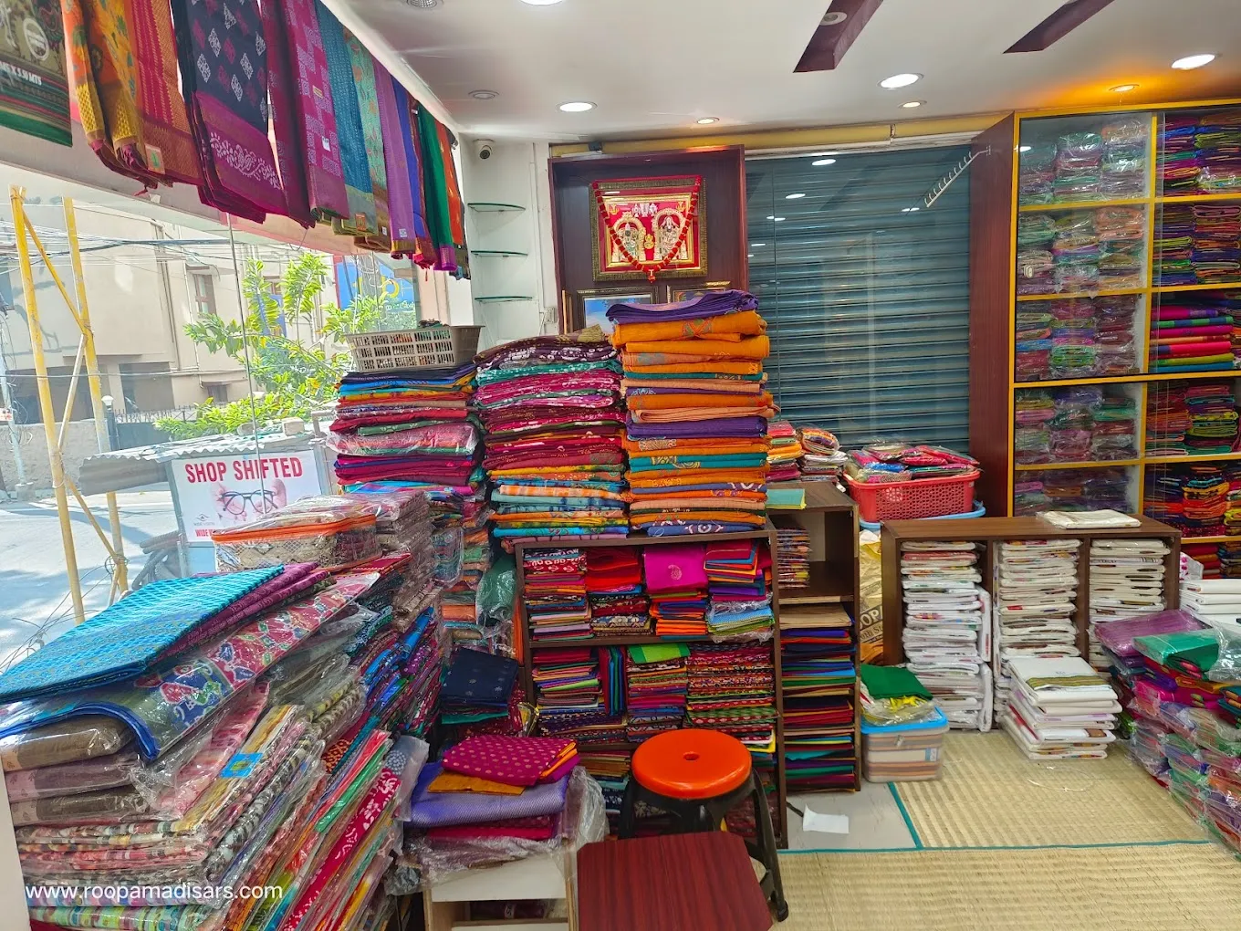 Roopa Cloth Store