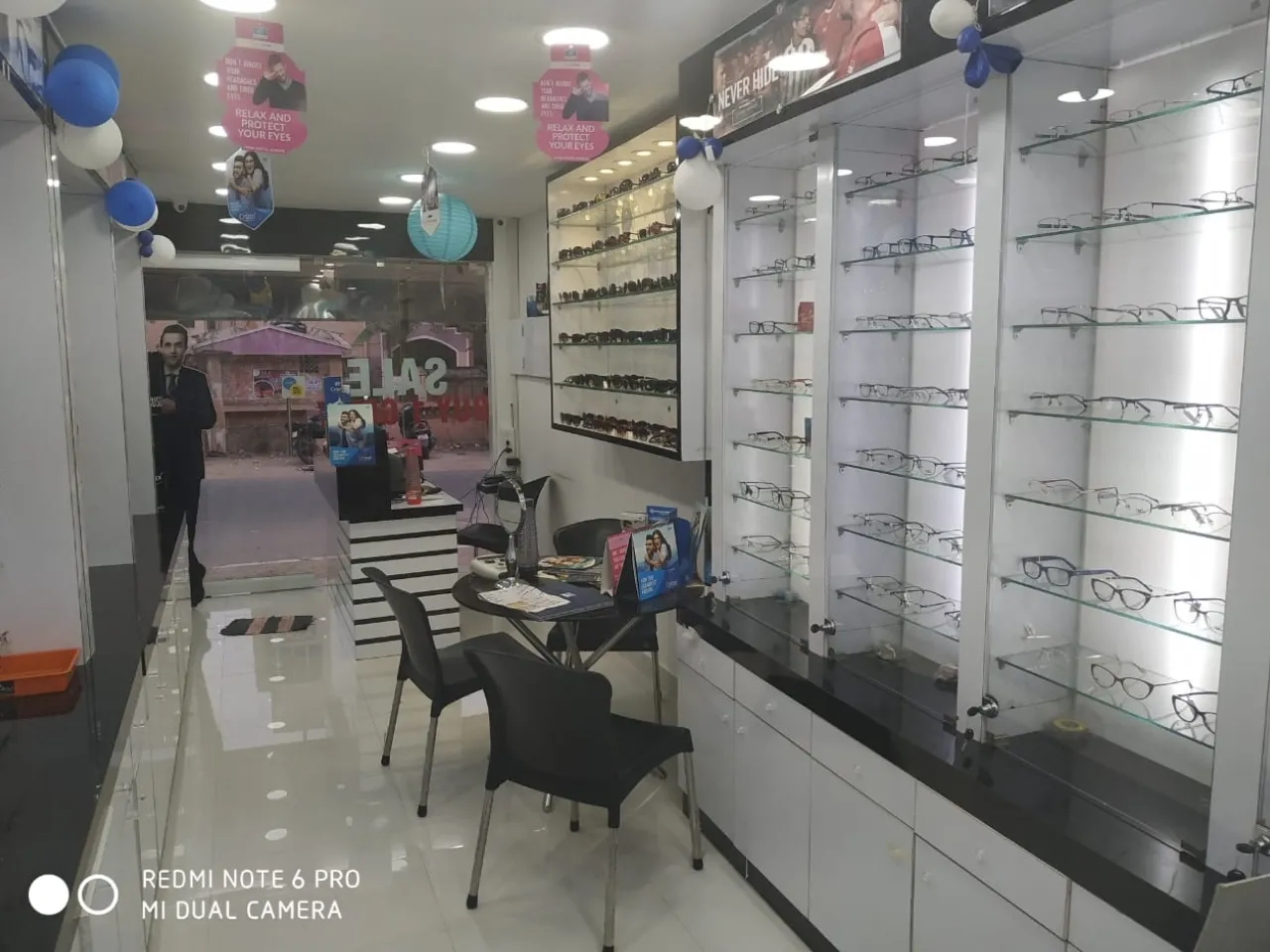 AkR Opticals
