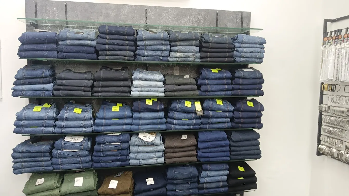 Chameleon Colors Make Fashion - Mogappair East