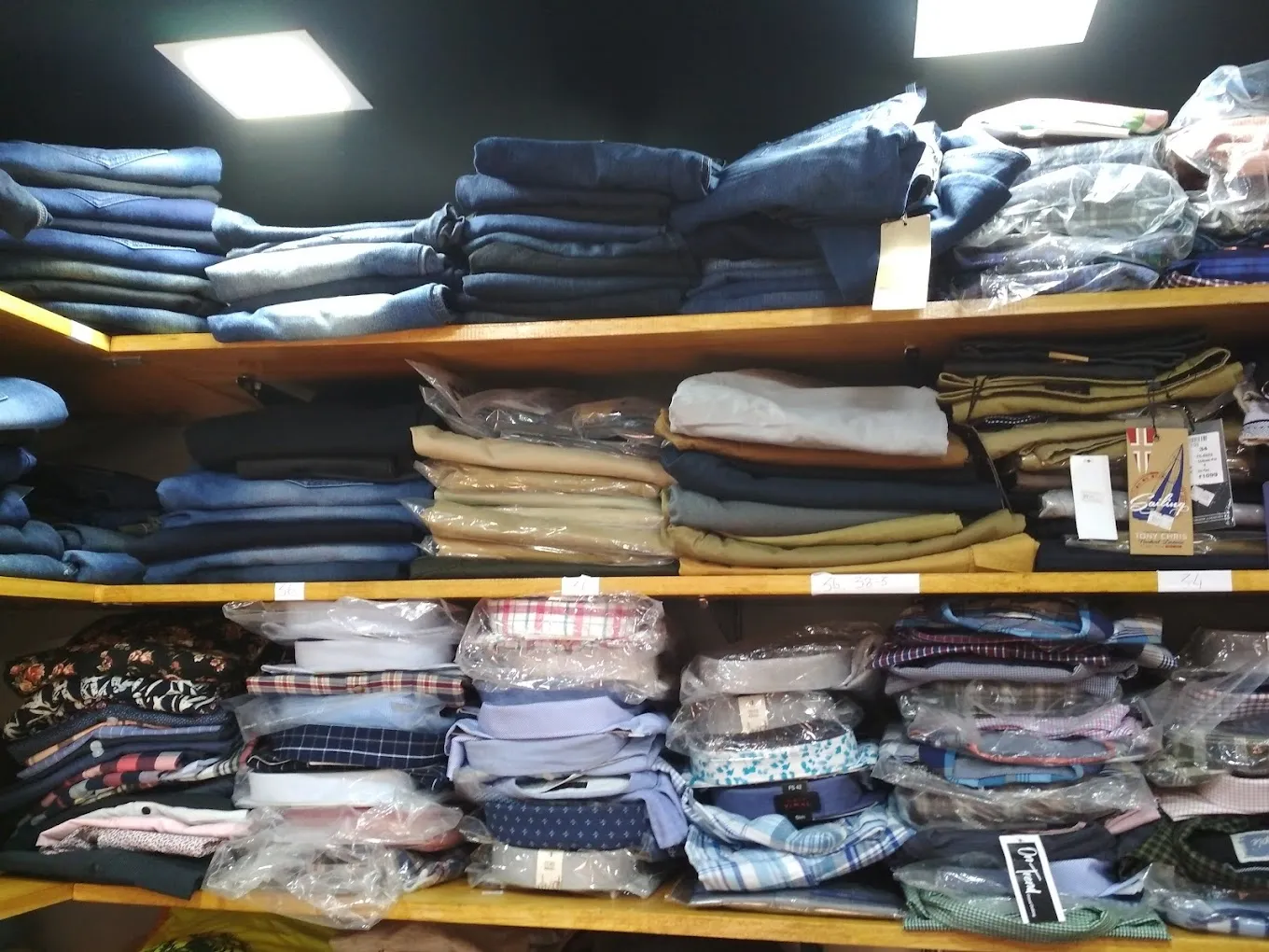 On Trend Clothing Store