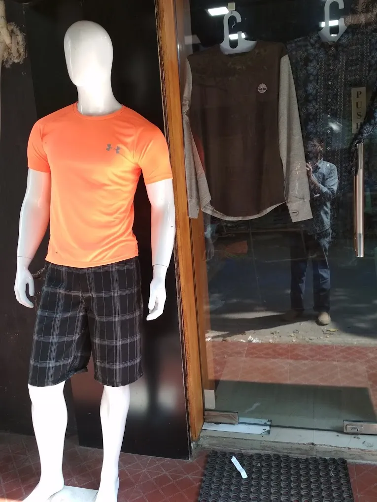 On Trend Clothing Store