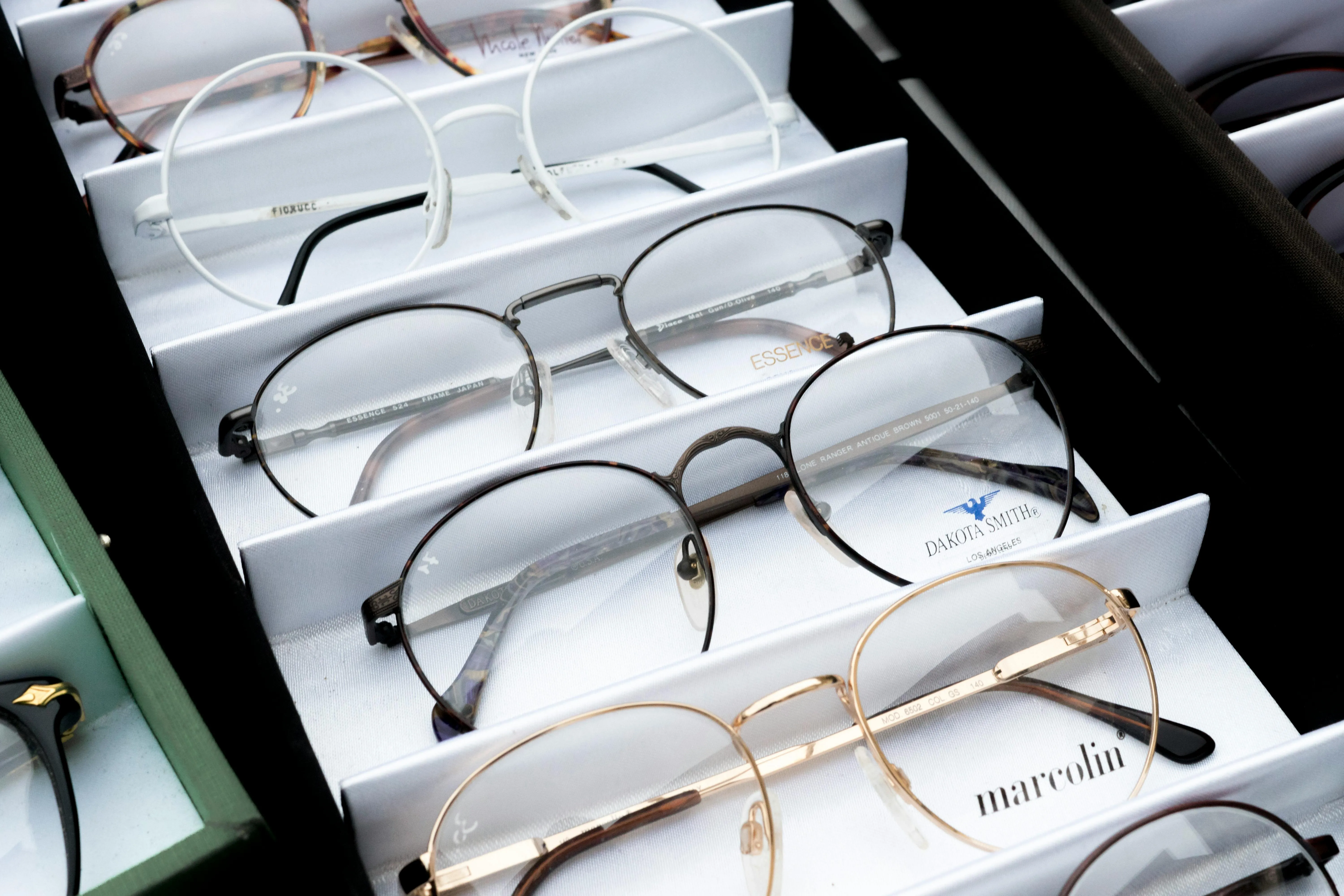 PRAVEEN OPTICALS - MOGGAPAIR EAST