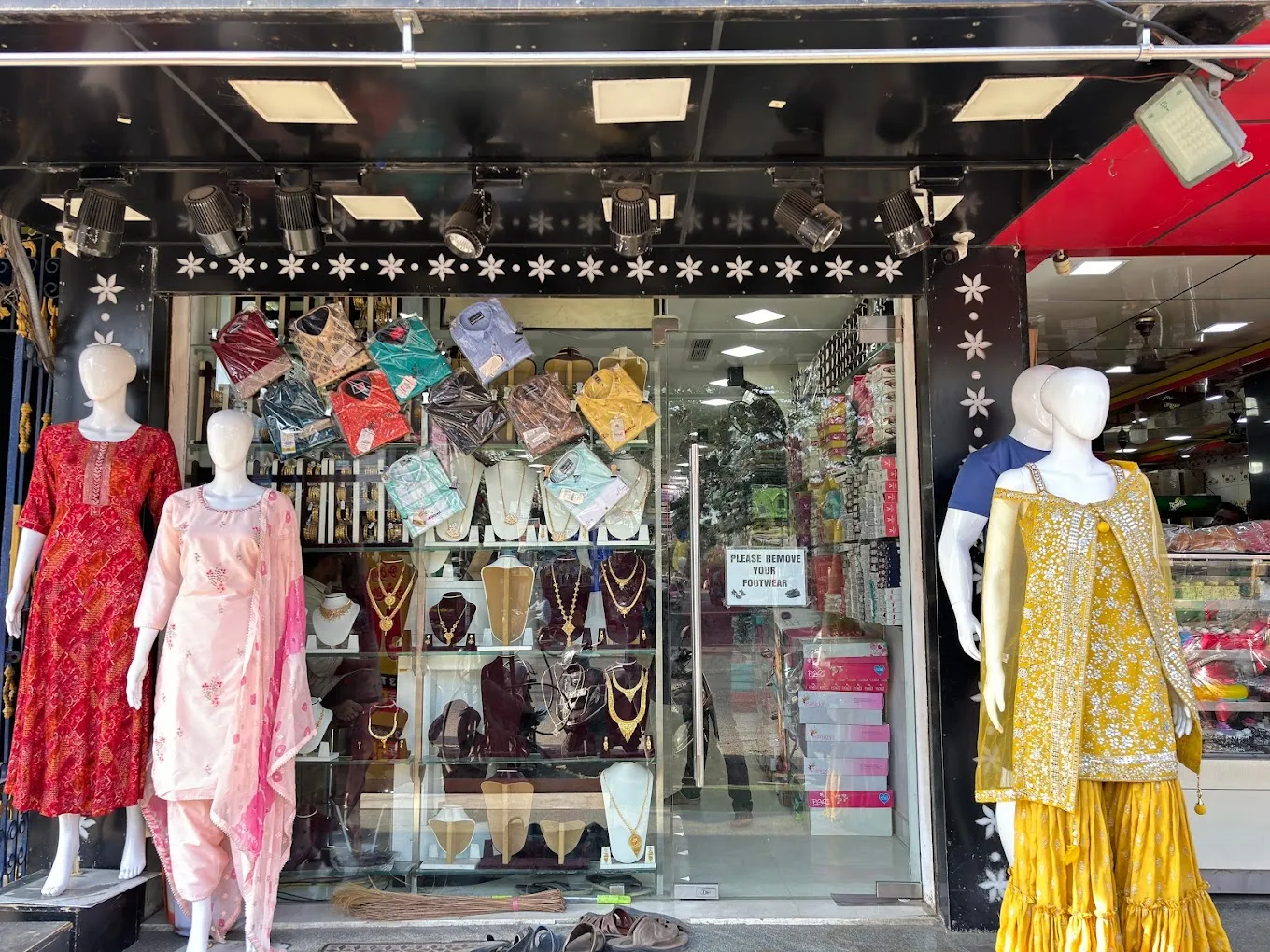 ZiyaS Kids & Womens Wear