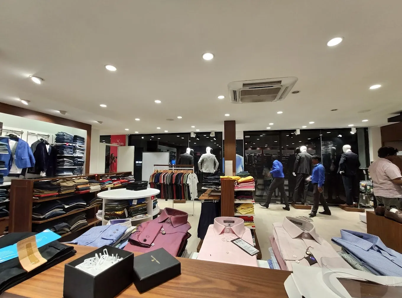 Louis Philippe Store Factory Outlet