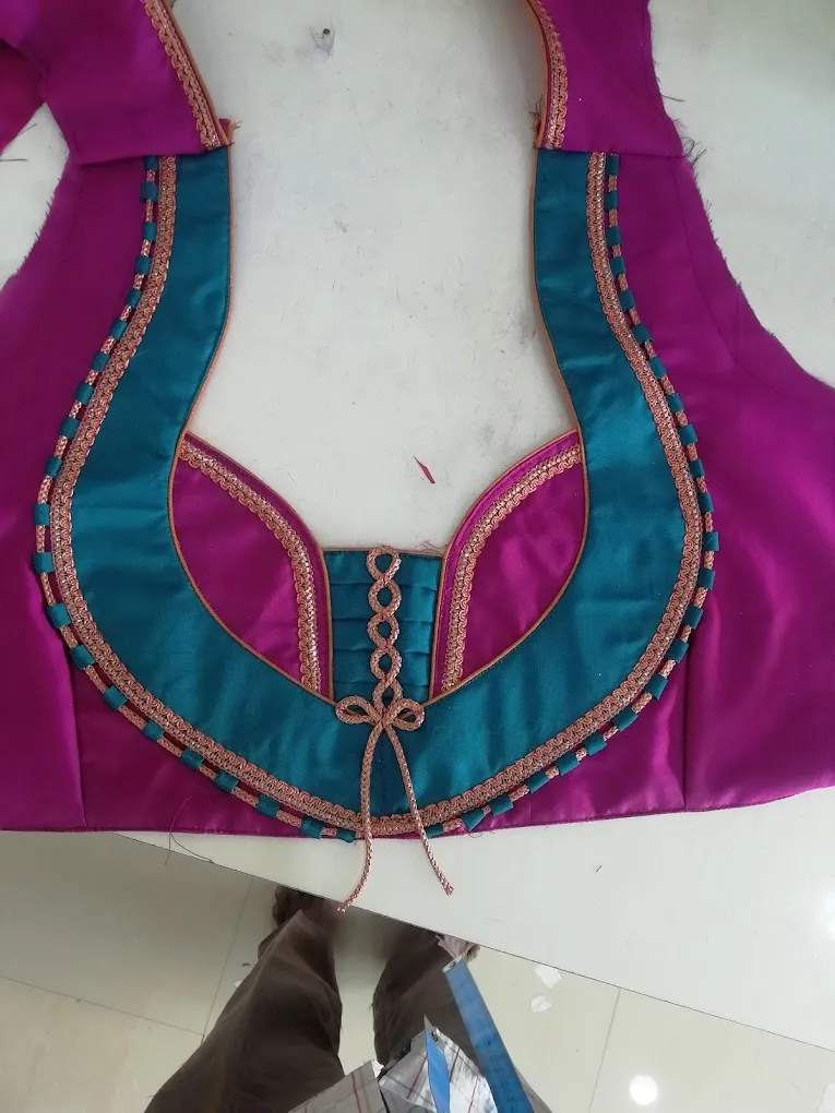 Sri Moni's Fashion