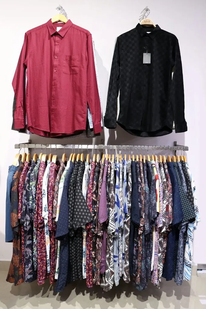 Urban dots Men’s collection dress shop