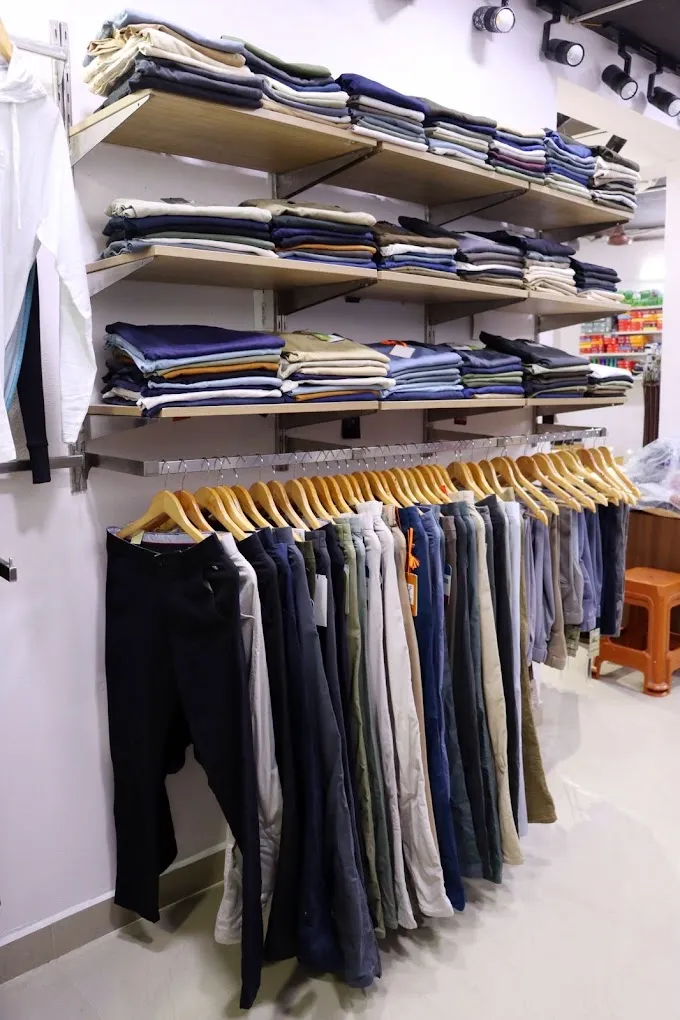 Urban dots Men’s collection dress shop