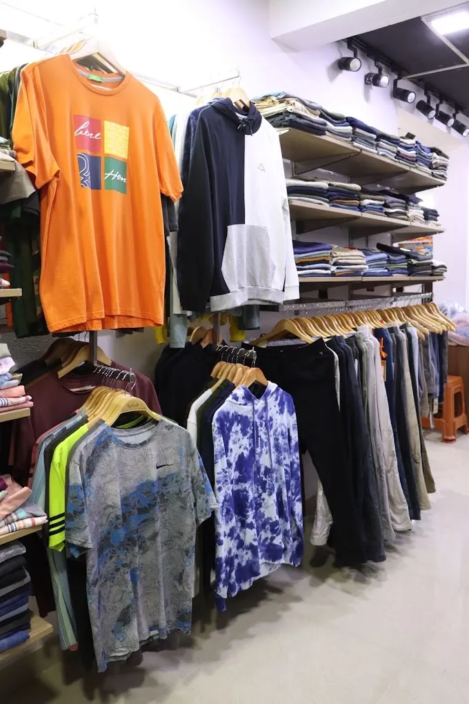 Urban dots Men’s collection dress shop