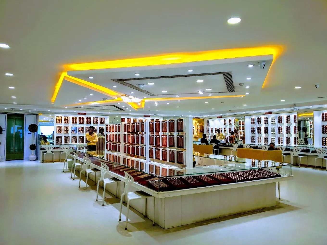 Saravana Stores Elite DIAMONDS