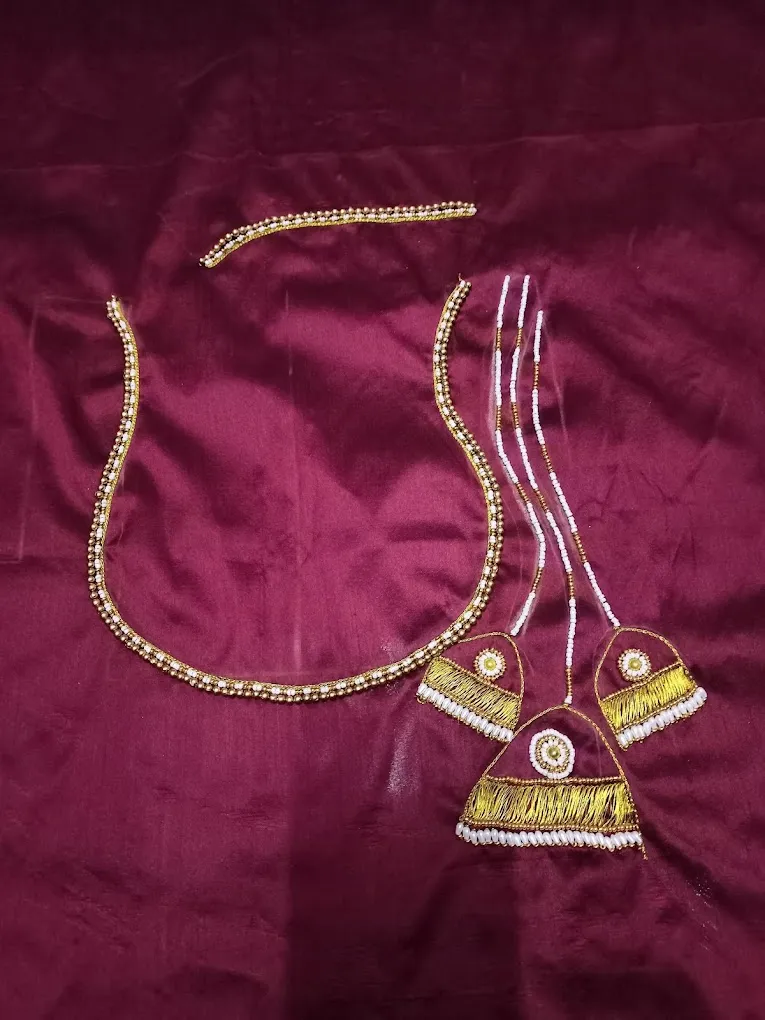 Divish aari work